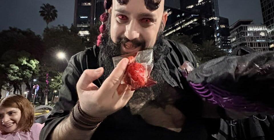 Fantasmas, zombies y duendes: así se vive el Turibus del Terror